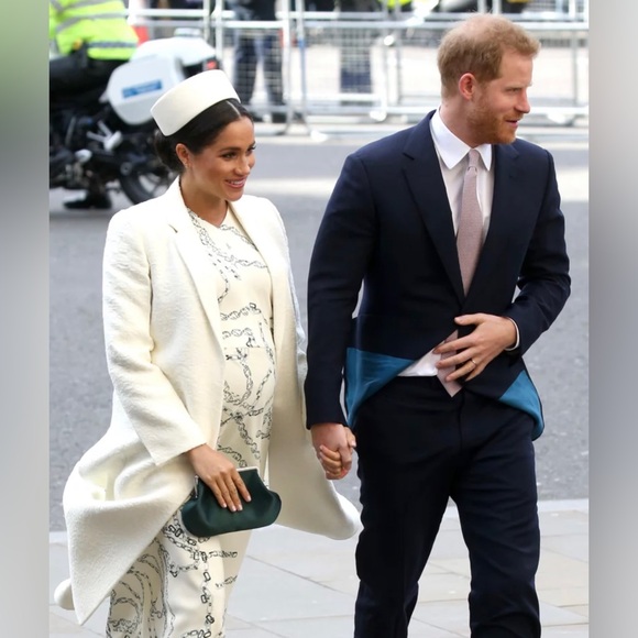 Victoria Beckham Dark Green Satin Pocket Clutch ASO Meghan Markle - Picture 1 of 10